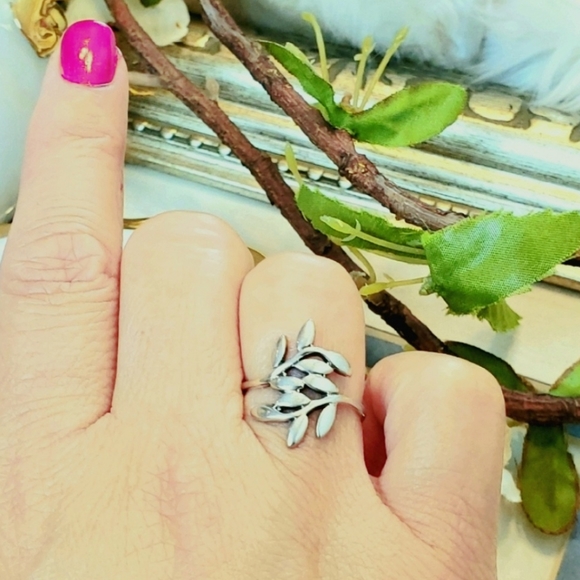 NEW 925 Olive Branch with Leaves Wrap Ring - Picture 7 of 7